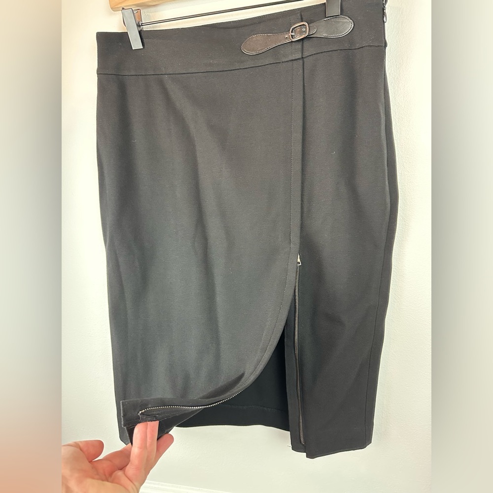 ANN TAYLOR Black Career Pencil Skirt Front Zipper Slit | Size 6 - Picture 2 of 10